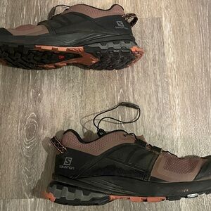Salomon XA Wild Hiking Boots Sneakers Shoes Womens Size 6 Black Mauve Outdoor